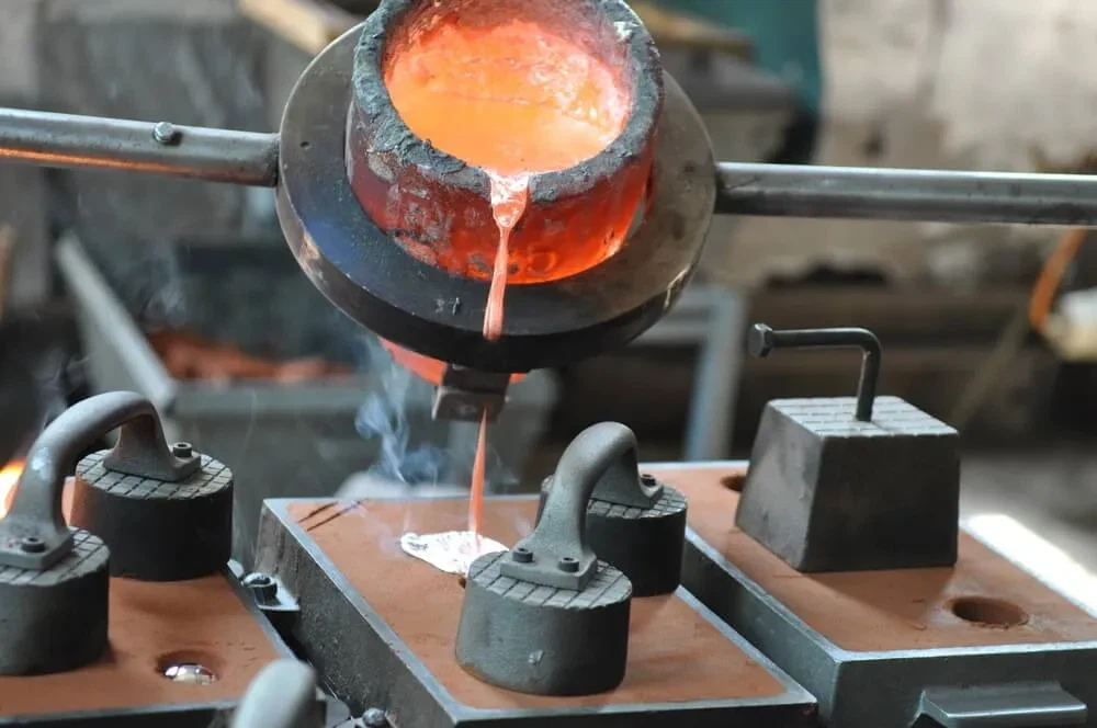 The Principles of Gravity Casting: From Melting to Solidification